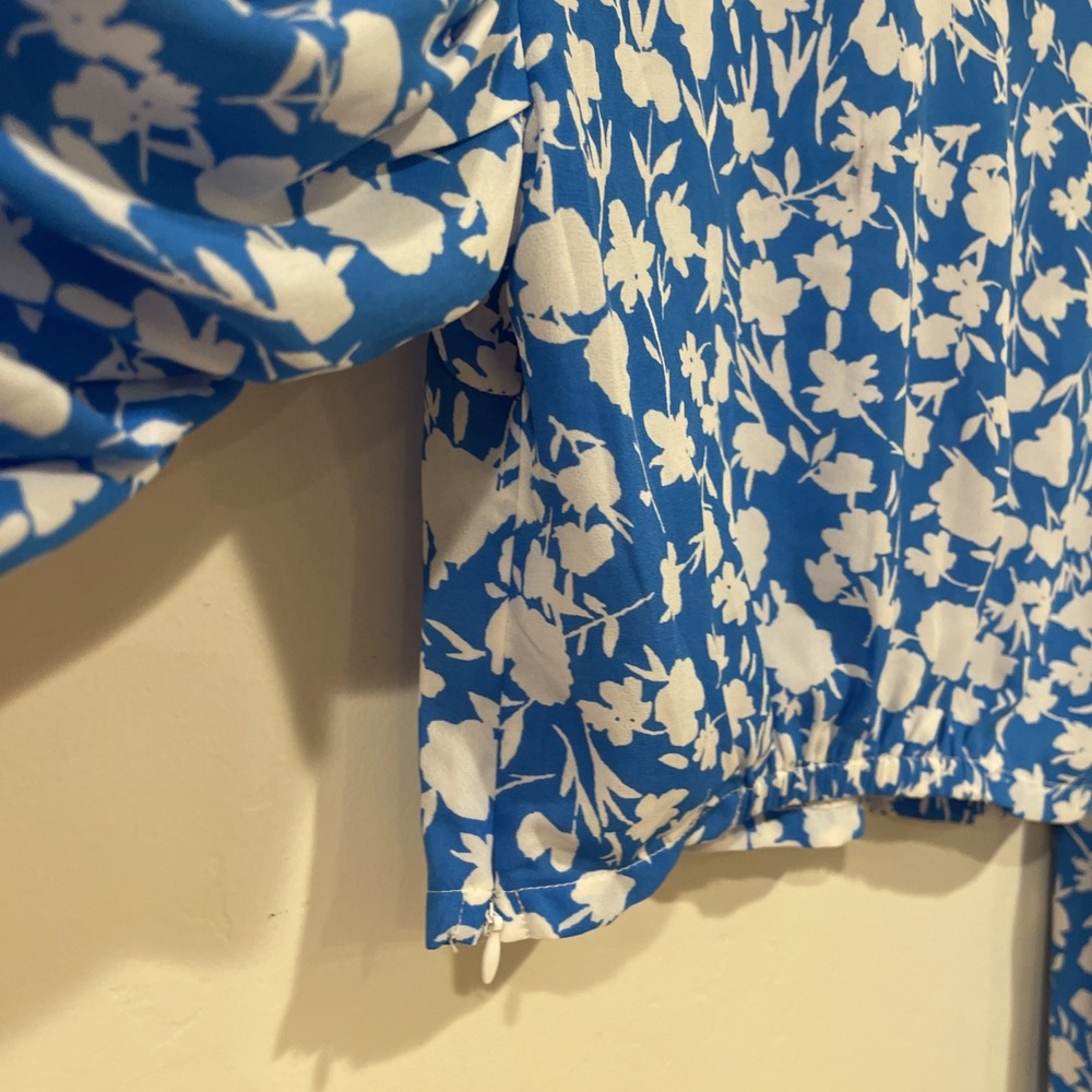 The Impeccable Pig sz M balloon Sleeve Cropped floral - Picture 6 of 9